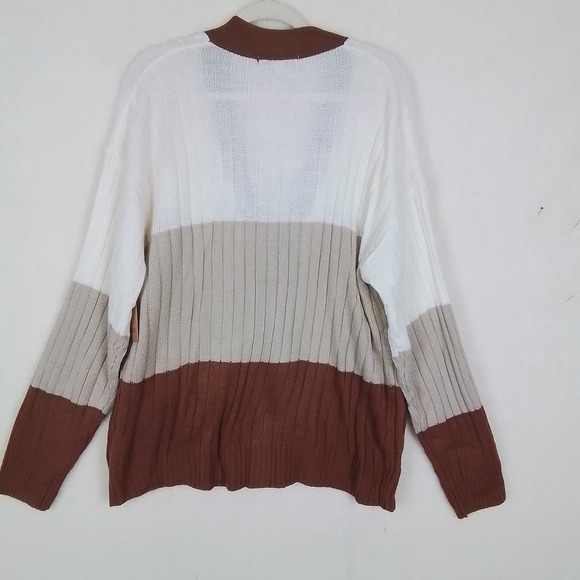 Plus Size Acrylic Cardigan Sweater Size 2X White, Brown, Tan Colorblock - Picture 2 of 11